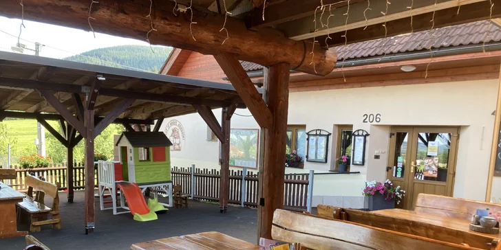 Pohoda v Beskydech přímo pod Lysou horou: snídaně nebo polopenze i vstup na bowling