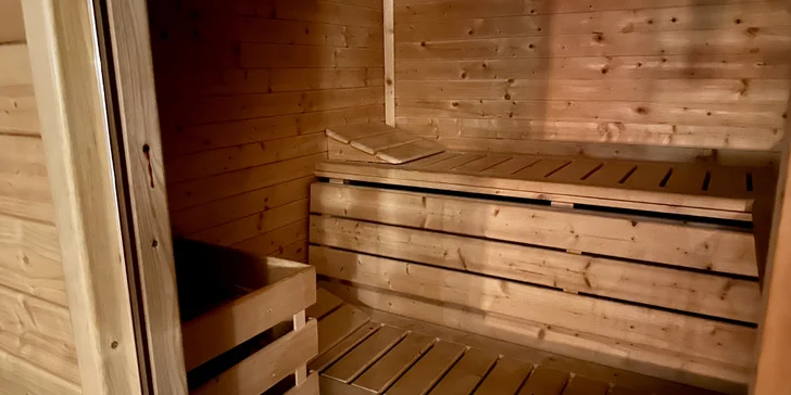 Privátní sauna pro dvě osoby i možnost vany nebo odnosu knihy o vztazích: salon na Vinohradech