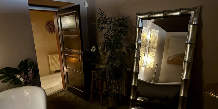 Privátní sauna pro dvě osoby i možnost vany nebo odnosu knihy o vztazích: salon na Vinohradech