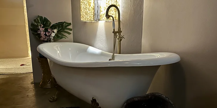 Privátní sauna pro dvě osoby i možnost vany nebo odnosu knihy o vztazích: salon na Vinohradech