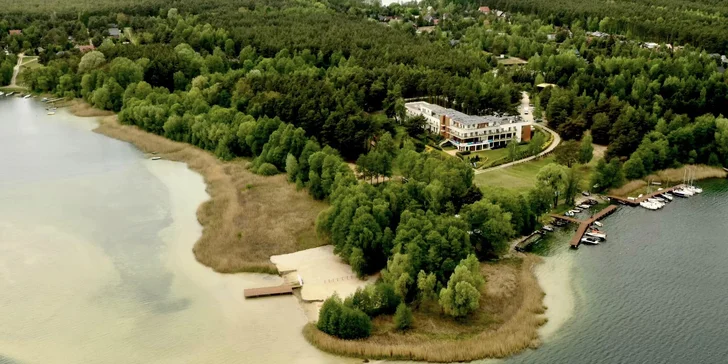 4* hotel u malebného polského jezera v srdci přírodní rezervace: jídlo, wellness a až 2 děti zdarma