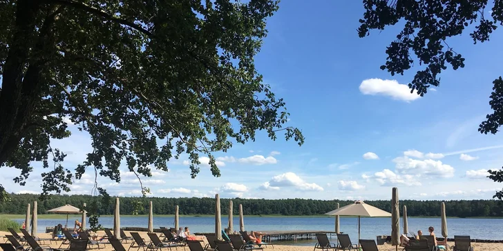 4* hotel u malebného polského jezera v srdci přírodní rezervace: jídlo, wellness a až 2 děti zdarma