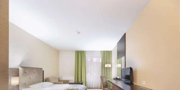 4* hotel u malebného polského jezera v srdci přírodní rezervace: jídlo, wellness a až 2 děti zdarma