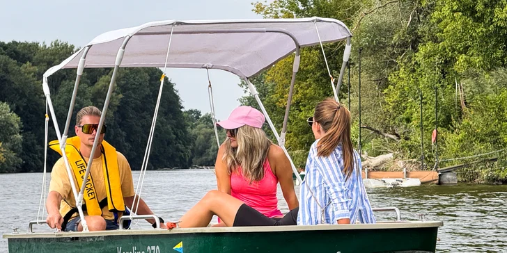 Pronájem paddleboardu nebo lodě pro dvě až čtyři osoby: půjčovna na řece Moravě