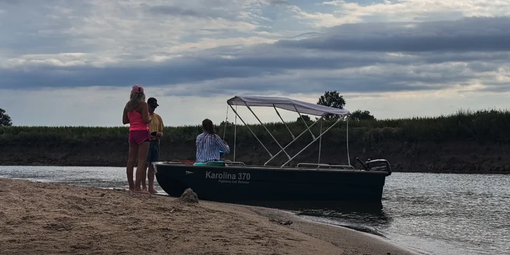 Pronájem paddleboardu nebo lodě pro dvě až čtyři osoby: půjčovna na řece Moravě