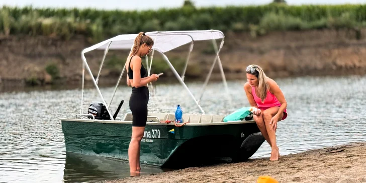 Pronájem paddleboardu nebo lodě pro dvě až čtyři osoby: půjčovna na řece Moravě