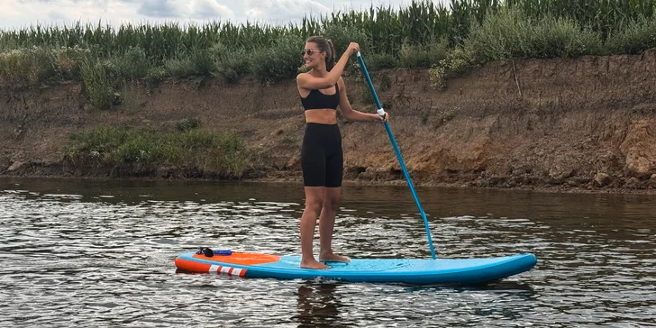 Pronájem paddleboardu nebo lodě pro dvě až čtyři osoby: půjčovna na řece Moravě