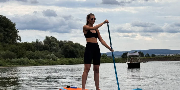 Pronájem paddleboardu nebo lodě pro dvě až čtyři osoby: půjčovna na řece Moravě