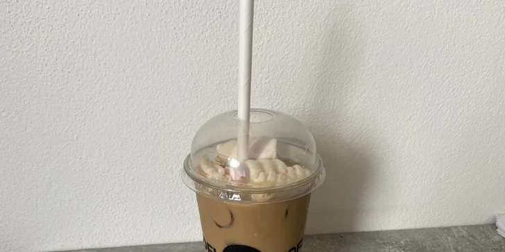 Kofi Kofi Plzeň: mandlové latté nebo sušenkové ICE KOFI pro 1 či 2 osoby