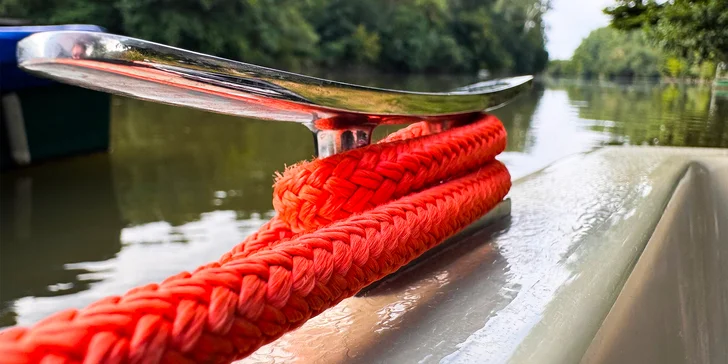 Pronájem paddleboardu nebo lodě pro dvě až čtyři osoby: půjčovna na řece Moravě