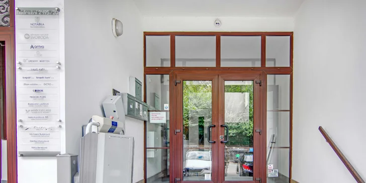 Pro krásné obočí: barvení bio hennou vč. architektury a úpravy