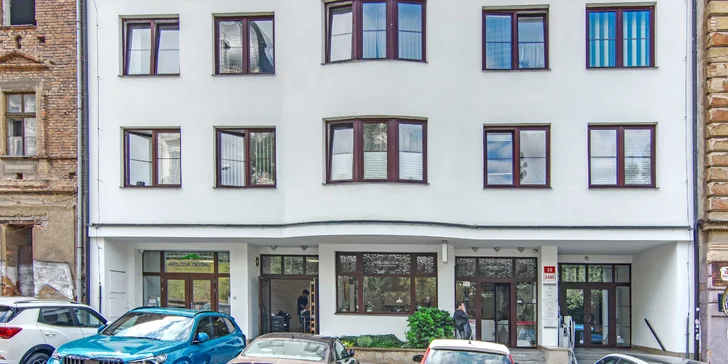 Laminace obočí či lash lifting včetně barvení a hloubkové výživy