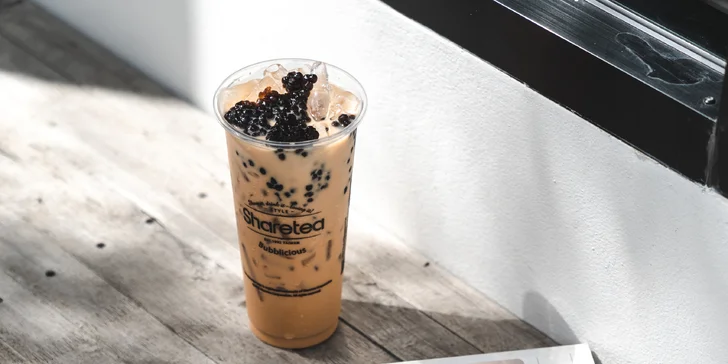 Osvěžující bubble tea pro 1 i 2 os. vč. toppingu: mléčný, zelený i ovocný čaj