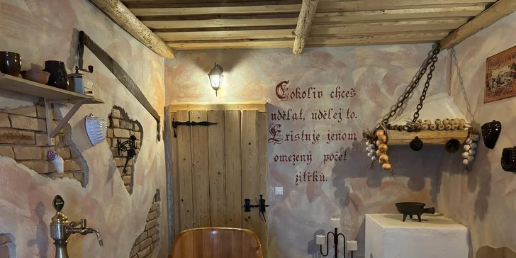 Pivní relax pro dva: společná pivní koupel s neomezeným Bernardem