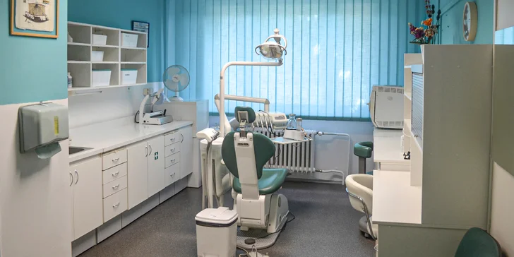 Vstupní vyšetření nebo kompletní dentální hygiena pro dospělé