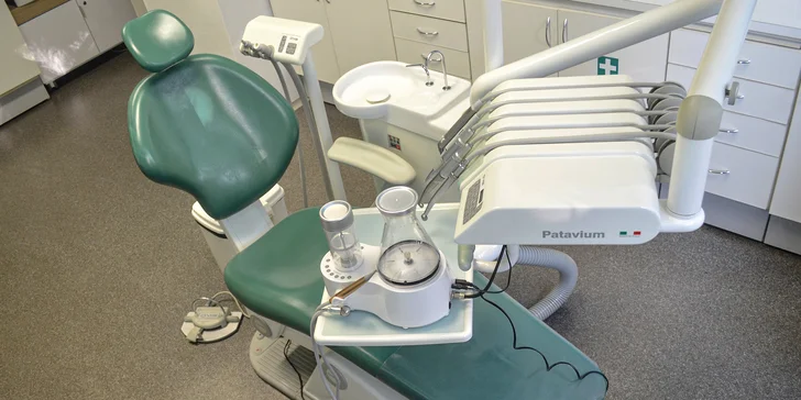 Vstupní vyšetření nebo kompletní dentální hygiena pro dospělé