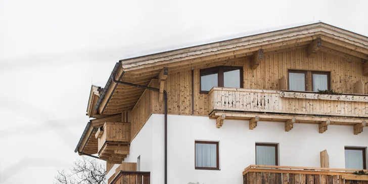 Lyžování v Lienzských Dolomitech: hotel s wellness a polopenzí, možnost sauny na pokoji