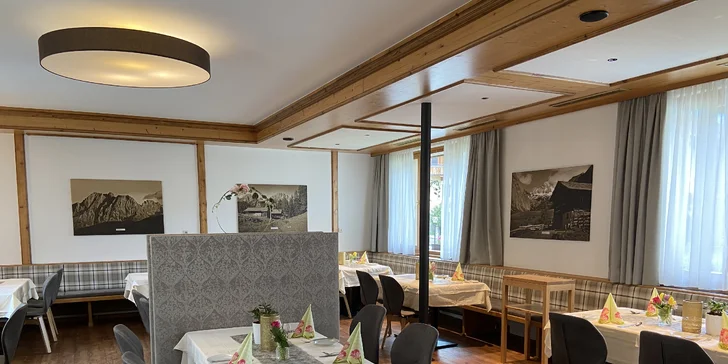 Lyžování v Lienzských Dolomitech: hotel s wellness a polopenzí, možnost sauny na pokoji