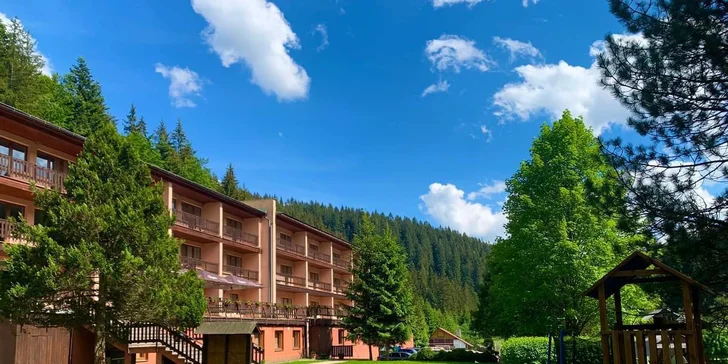 Relax pod hřebeny slovenských Javorníků: polopenze i bazén