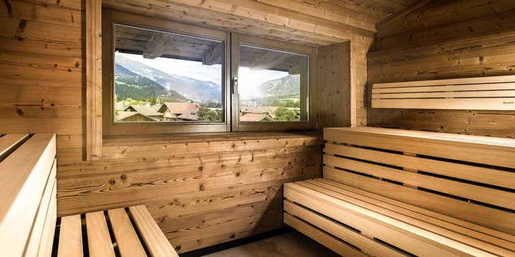Lyžování v Lienzských Dolomitech: hotel s wellness a polopenzí, možnost sauny na pokoji