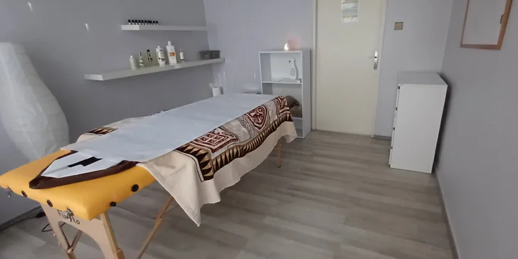 Relaxace dle výběru: masáž celého těla vč. spoušťových bodů, liftingová masáž obličeje a další