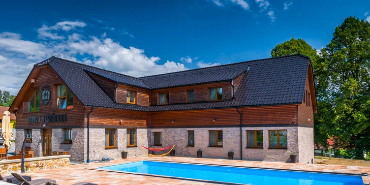 Pohoda na ranči v České Sibiři: jídlo, privátní wellness, ochutnávka specialit i vyjížďky na koních