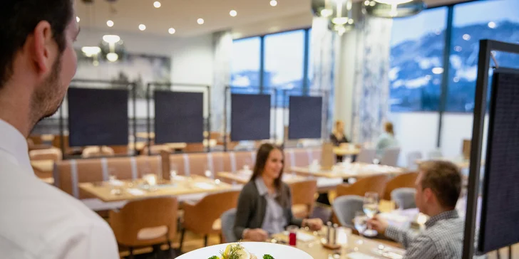 Zima v Kitzbühelských Alpách: 4* hotel s polopenzí i neomezeným wellness a lyžování na 43 km sjezdovek
