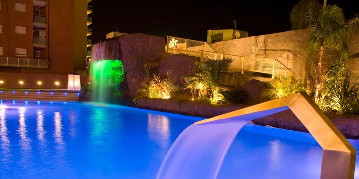 Letecky do Španělska: 3* hotel Papi na Costa Brava, polopenze, bazény a 200 m na pláž