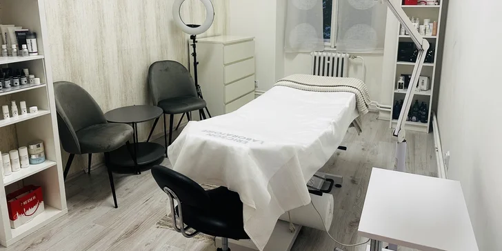 Kosmetická péče: hloubkové čištění pleti či peeling pro hladkou a mladistvou pleť