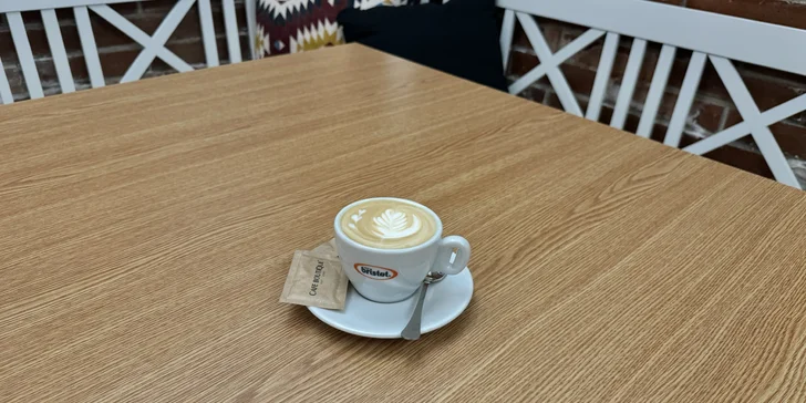 Míchaný drink, belgické vafle i snídaně pro 1-2 osoby vč. horkého nápoje