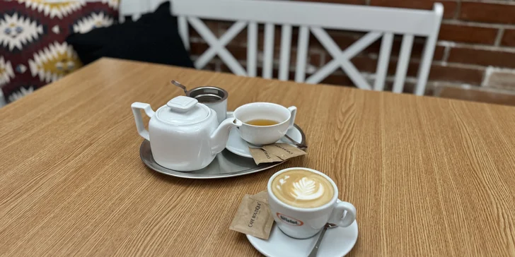 Míchaný drink, belgické vafle i snídaně pro 1-2 osoby vč. horkého nápoje