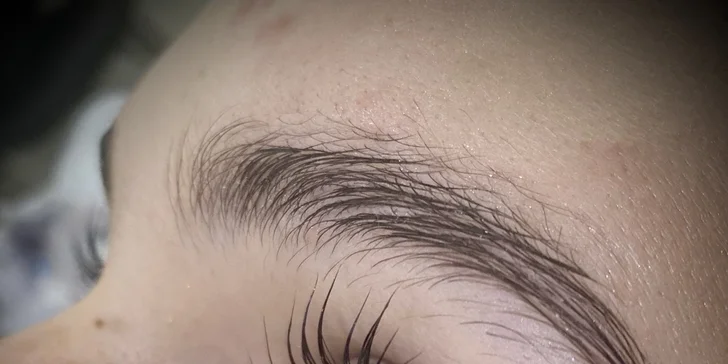 Lash lifting a barvení řas či prodloužení řas metodou 5D až 7D