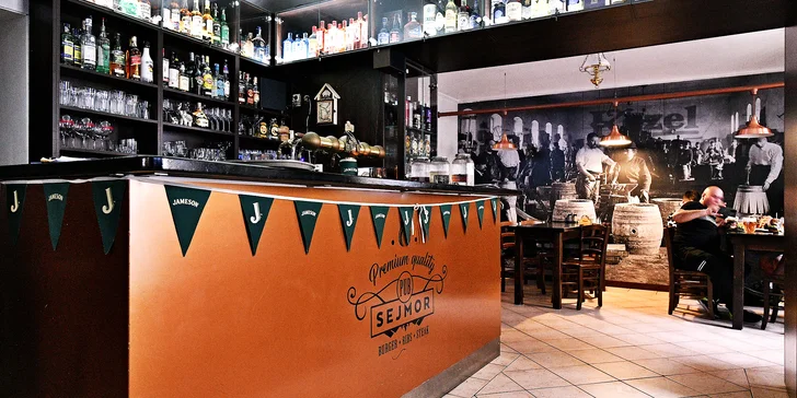 Jeden až dva drinky dle výběru v podniku Sejmor u Anděla: Cuba Libre, Aperol Spritz či Blue Lagoon