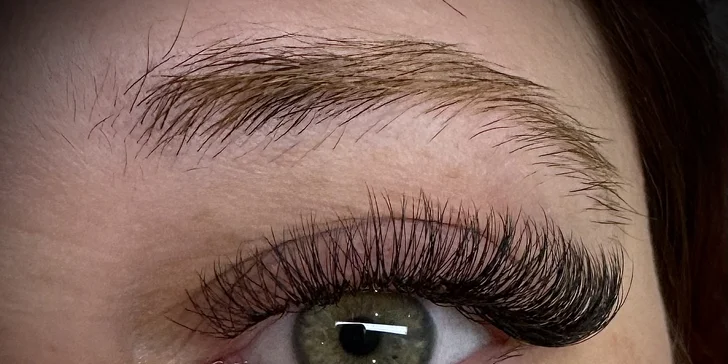 Lash lifting a barvení řas či prodloužení řas metodou 5D až 7D