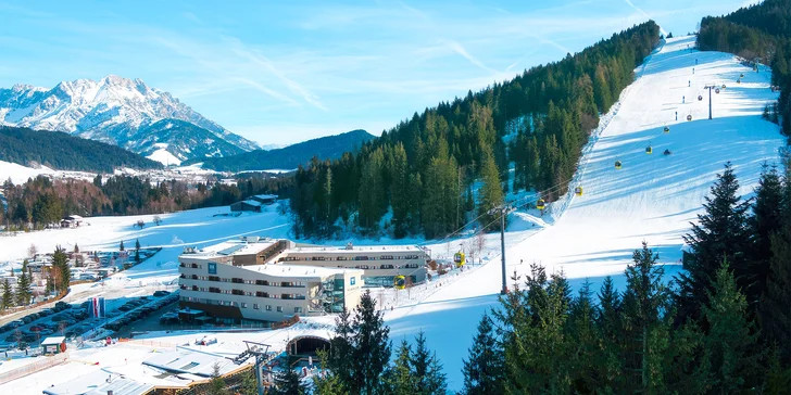Zima v Kitzbühelských Alpách: 4* hotel s polopenzí i neomezeným wellness a lyžování na 43 km sjezdovek