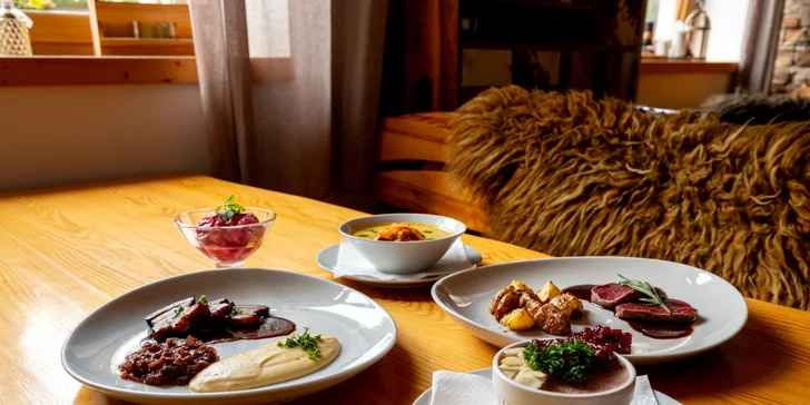 Romantický den pro dva: 5chodové menu, 2 hod. v privátním wellness i masáž