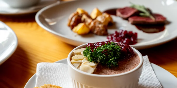 Romantický den pro dva: 5chodové menu, 2 hod. v privátním wellness i masáž