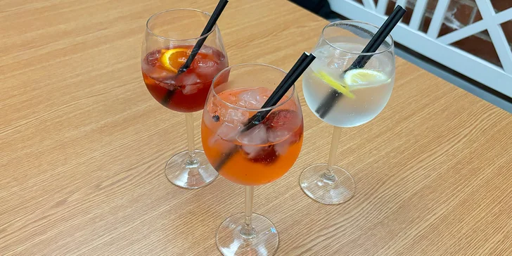Míchaný drink, belgické vafle i snídaně pro 1-2 osoby vč. horkého nápoje