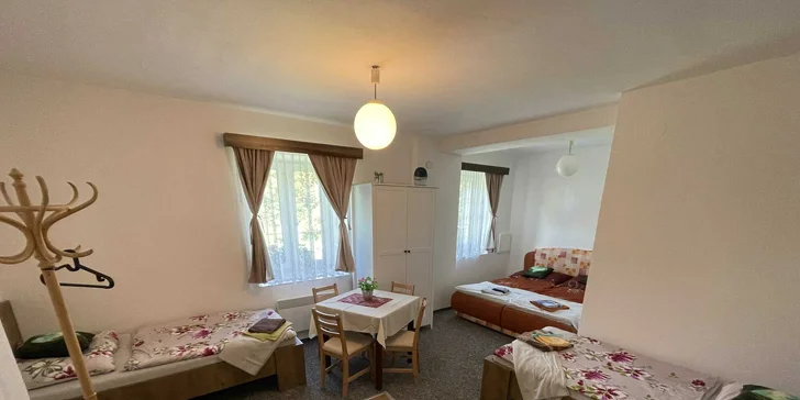 Pobyt pro pár i rodinu na Kašperské vrchovině: plně vybavený apartmán a balíček na uvítanou
