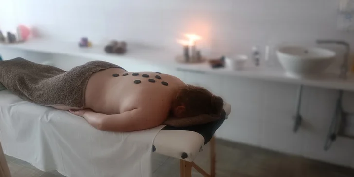 Uvolnění a relaxace na 20–90 min.: masáž zad, šíje, dolních končetin i celého těla