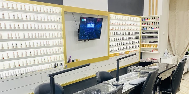 Lash lifting a barvení řas či prodloužení řas metodou 5D až 7D