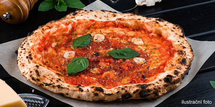 Jedna či dvě pizzy dle výběru o průměru 32 či 40 cm i s domácím ledovým čajem