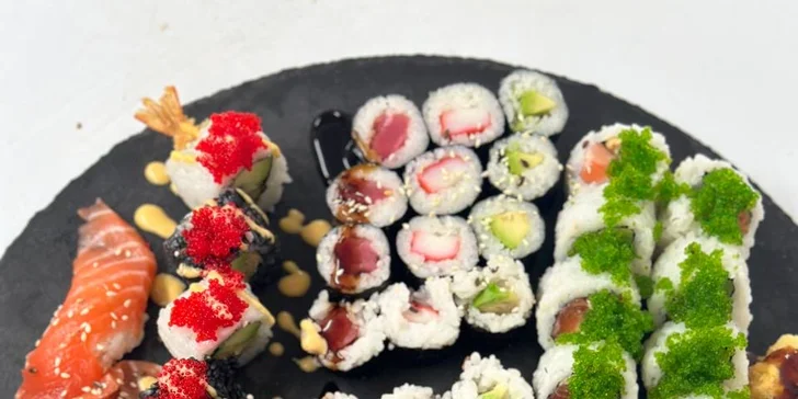 Olomoucká Asie: pestré sety 8–54 kusů sushi s rybami i zeleninou