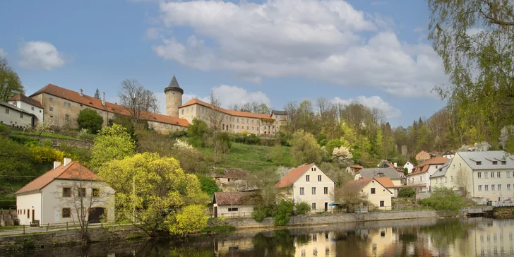 Historický penzion v Rožmberku nad Vltavou: přímo u řeky, se snídaní a vínem