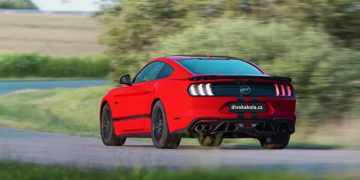 Nezapomenutelný zážitek: jízda nebo pronájem legendárního Fordu Mustang 5.0 V8 Coyote