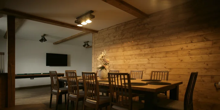 Relax v Podkrkonoší: privátní wellness pro 2 osoby až na 180 minut, sauna, vířivka, občerstvení