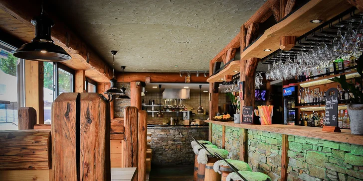 Dvou nebo tříchodové masové menu na lávovém kameni pro dva