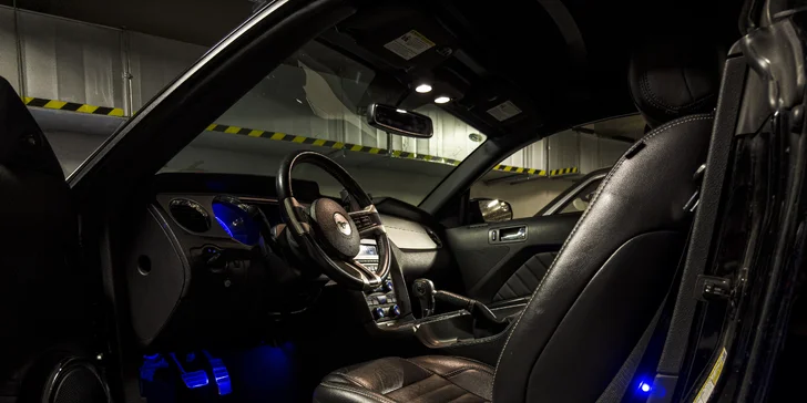 Ford Mustang Convertible 3.7 V6: spolujízda, řízení i pronájem