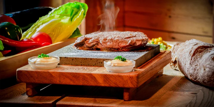 Dvou nebo tříchodové masové menu na lávovém kameni pro dva