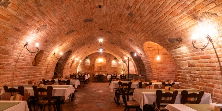 Luxusní 4chod. italské menu pro dva: hovězí carpaccio, medailonky i sklenka vína